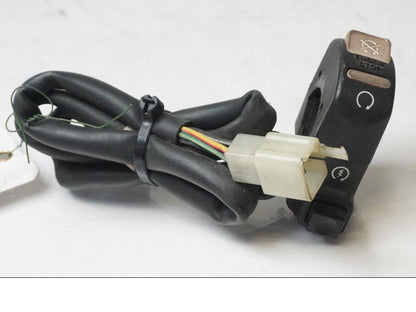 Framsidan på Styrelreglage från en Honda XL 600 V -1997 motorcykel.