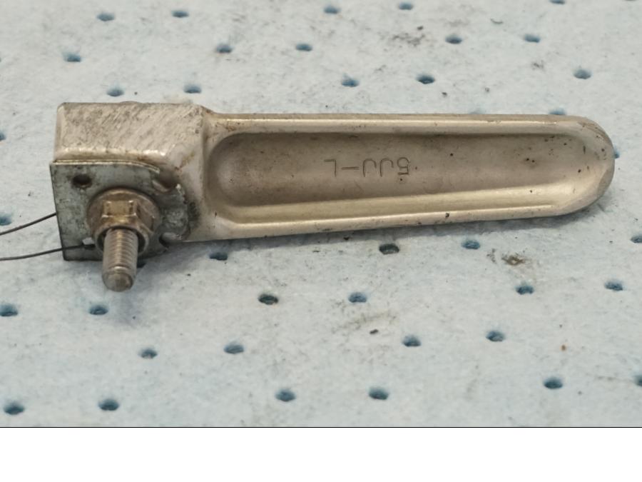 Baksidan på Fotpinne från en Yamaha YZF 1000 R1 -2001 motorcykel.