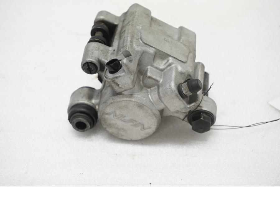 Framsidan på Bromsok från en Honda CBR 900 RR -1998 motorcykel.