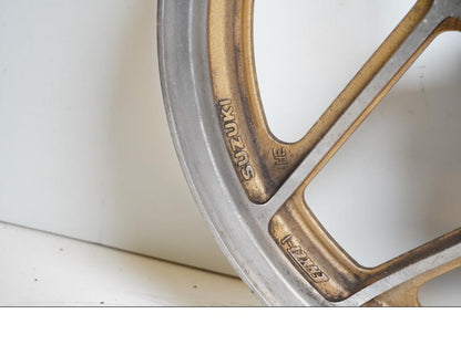 Extrabild1 på Fälg från en Suzuki GSX 1100 EF -1984 motorcykel.