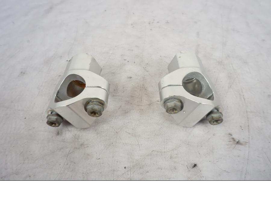 Framsidan på Styrfäste från en KTM 690 SMCR -2016 motorcykel.