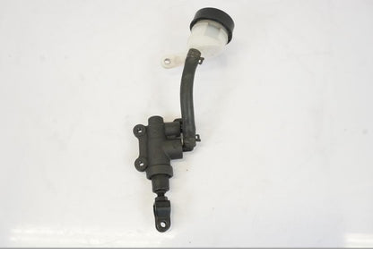 Framsidan på Bromshuvudcylinder från en BMW R 1250 GS -2019 motorcykel.