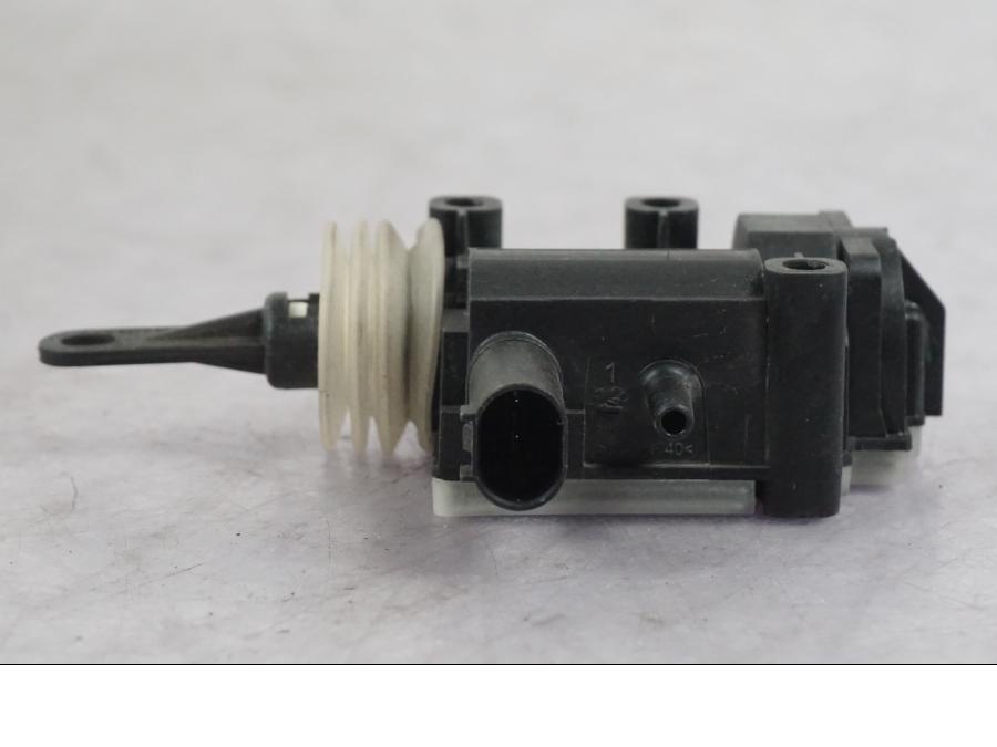 Baksidan på Lås från en BMW K 1600 GTL -2015 motorcykel.