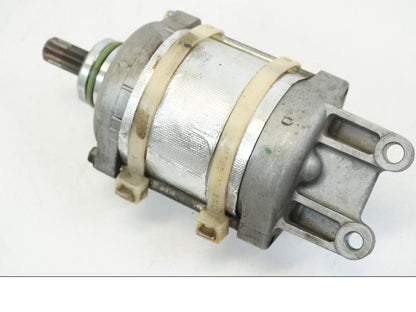 Snett nerifrån på Startmotor från en Ducati Streetfighter V4 -2020 motorcykel.