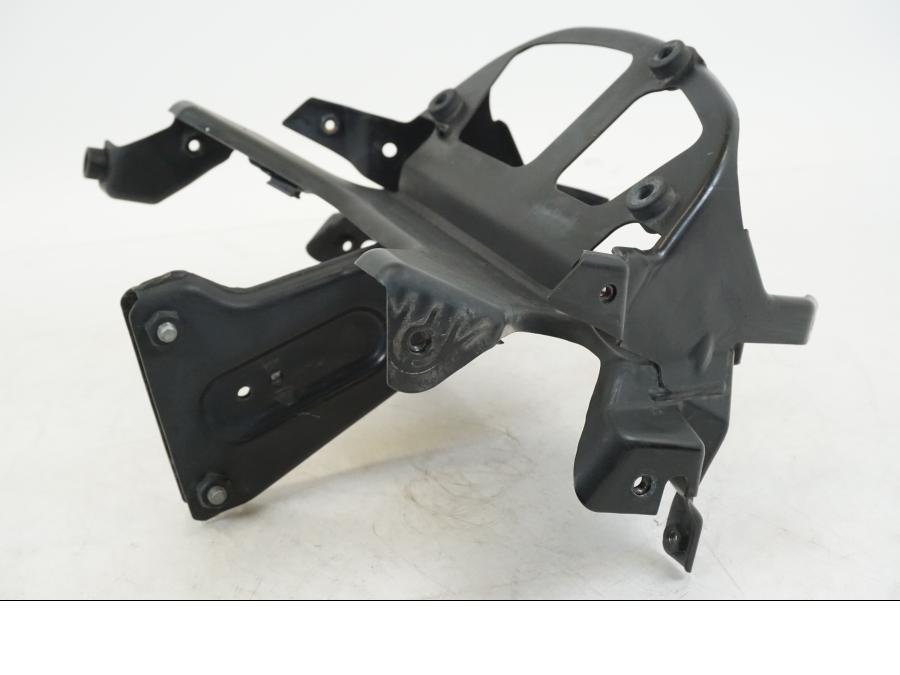 Vänster sida på Toppkåpstag från en BMW F 650 CS -2003 motorcykel.