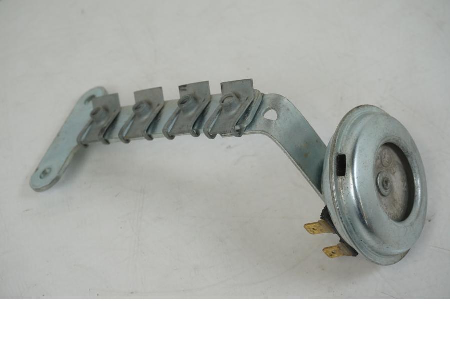 Framsidan på Signalhorn / Tuta från en AJP PR7 -2021 motorcykel.