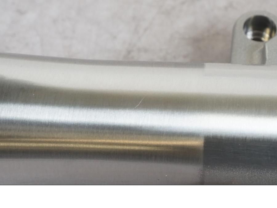 Höger sida på Gaffelben från en Yamaha XV 1600 -1999 motorcykel.