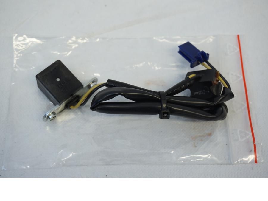 Baksidan på Tändpickup från en Kawasaki VN 900 -2006 motorcykel.