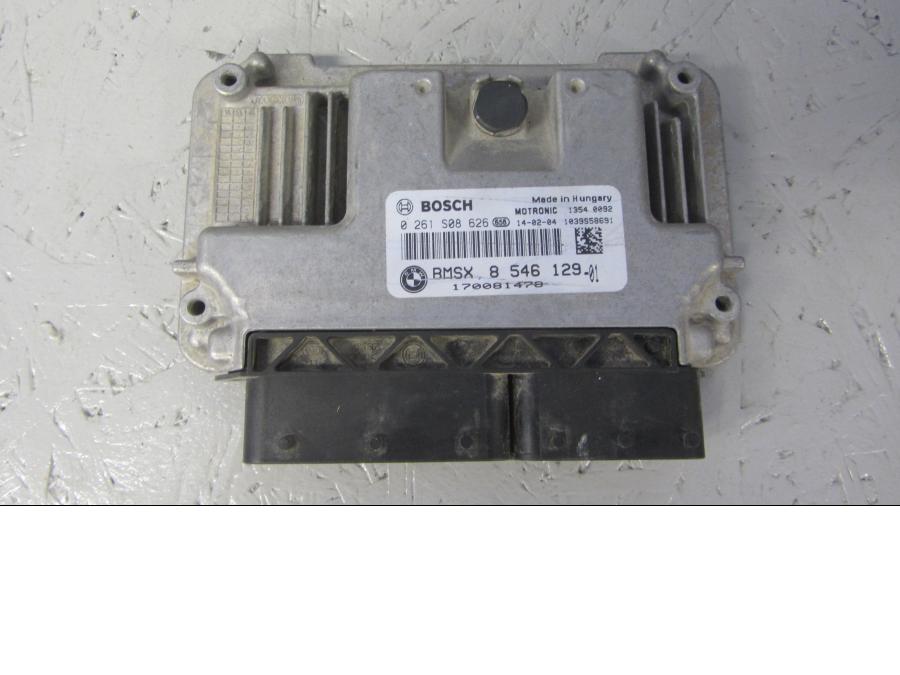 Framsidan på Motronic styrenhet från en BMW R 1200 GSA -2014 motorcykel.