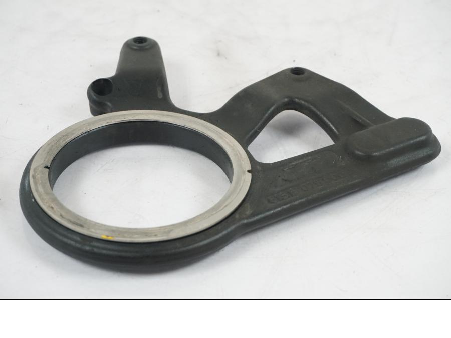 Baksidan på Bromsoksfäste från en KTM 1290 Super Duke R -2015 motorcykel.