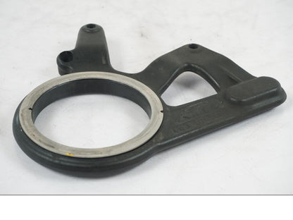 Baksidan på Bromsoksfäste från en KTM 1290 Super Duke R -2015 motorcykel.