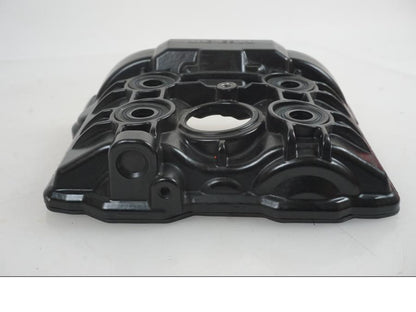 Baksidan på Ventilkåpa från en KTM 1290 Super Duke R -2021 motorcykel.