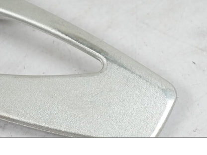 Vänster sida på Fotpinnefäste från en BMW R 1200 R -2007 motorcykel.