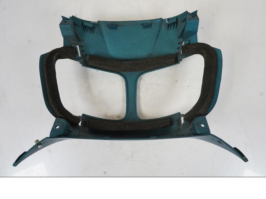 Extrabild2 på Strålkastarkåpa från en Honda VFR 750 -1994 motorcykel.