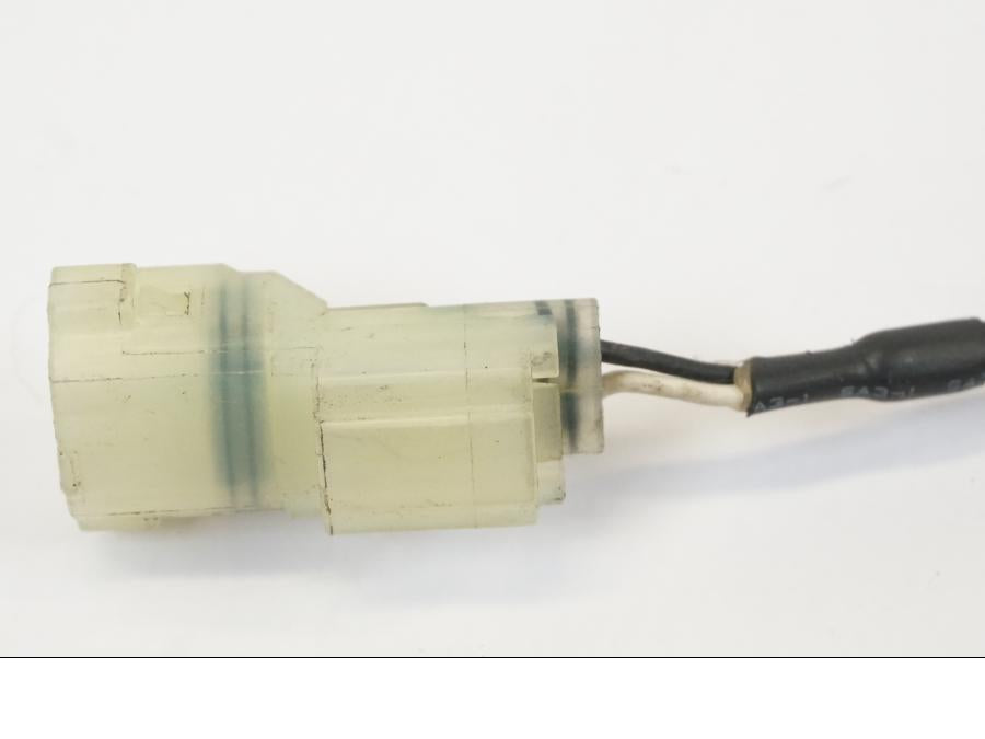 Vänster sida på ABS givare från en Triumph Trident -2021 motorcykel.