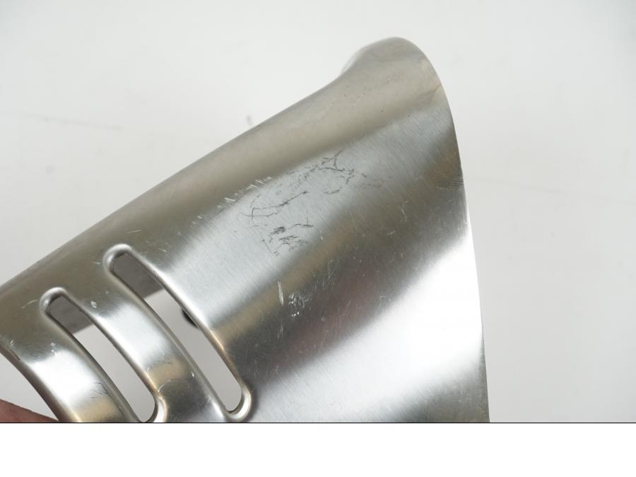 Snett uppifrån på Värmeskydd från en Suzuki GSX-R 1000 -2008 motorcykel.