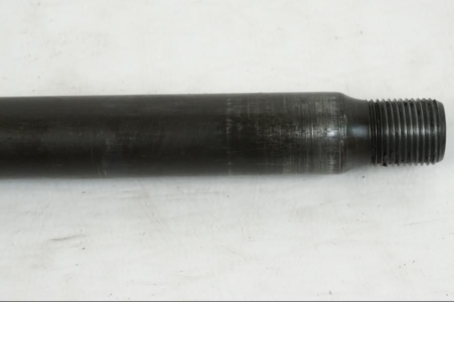 Snett nerifrån på Axel från en Yamaha XJR 1300 -2002 motorcykel.