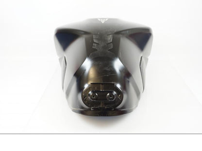 Höger sida på Bensintank från en Yamaha MT-09 -2017 motorcykel.