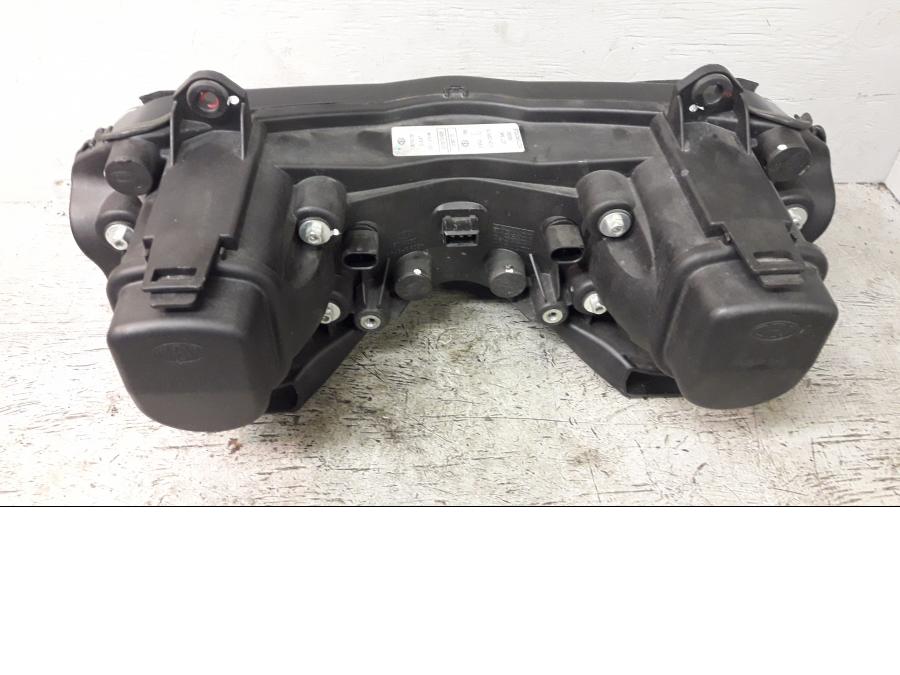 Baksidan på Strålkastare från en Ducati 848 -2010 motorcykel.