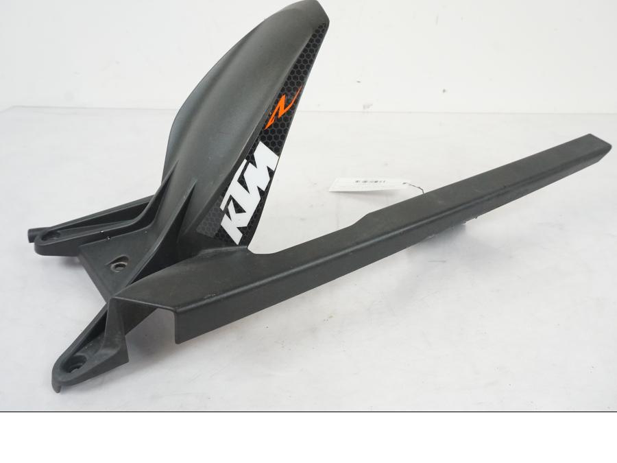 Framsidan på Svingskärm från en KTM 1290 Super Duke R -2022 motorcykel.