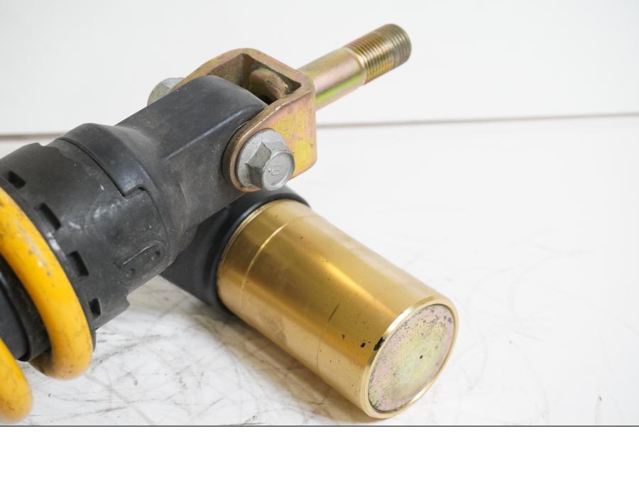 Höger sida på Stötdämpare från en Honda CBR 900 RR -2002 motorcykel.