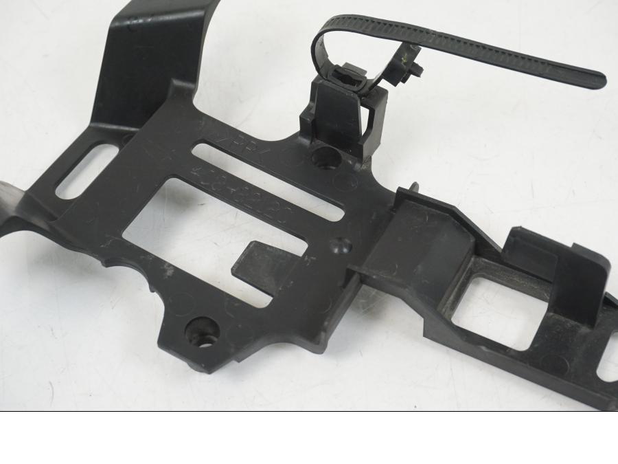 Höger sida på Relä från en Yamaha YZF 1000 R1 -2007 motorcykel.