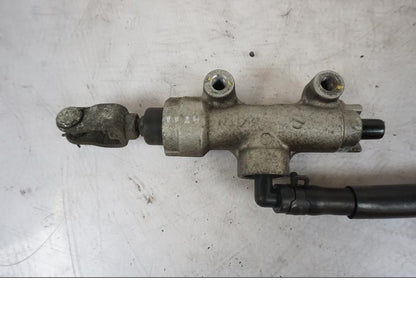 Baksidan på Bromshuvudcylinder från en Kawasaki ER-6F -2010 motorcykel.