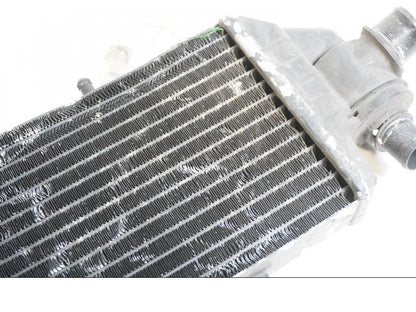 Höger sida på Vattenkyl från en BMW K 1200 LT -2007 motorcykel.