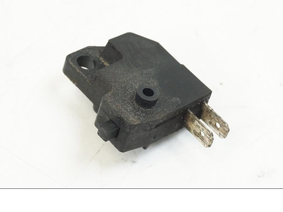 Framsidan på Bromsljuskontakt från en Suzuki GSX-R 750 -2008 motorcykel.