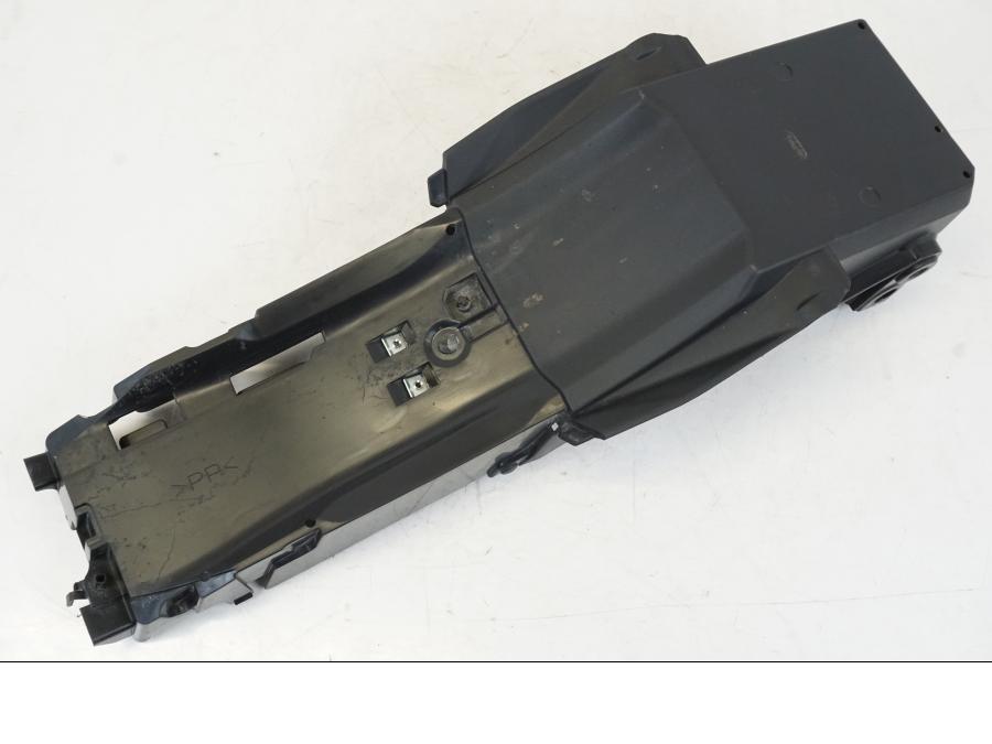 Extrabild3 på Undertail från en Yamaha YZF R7 -2022 motorcykel.