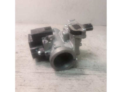 Framsidan på Spjällhus från en Honda ADV 750 -2017 motorcykel.