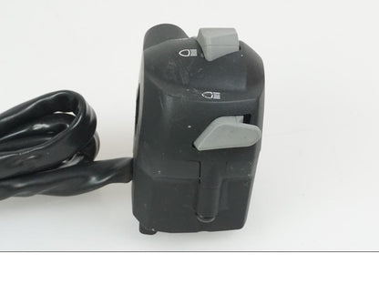 Höger sida på Styrelreglage från en BMW G 310 GS -2017 motorcykel.