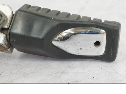 Snett uppifrån på Fotpinne från en Kawasaki KL 650A -1987 motorcykel.