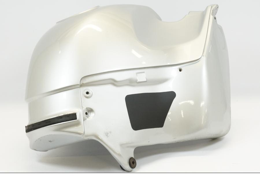 Framsidan på Bensintank från en BMW R 1150 RS -2004 motorcykel.