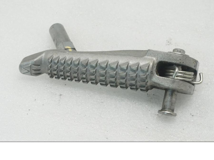 Framsidan på Fotpinne från en Kawasaki Z 400 -2020 motorcykel.