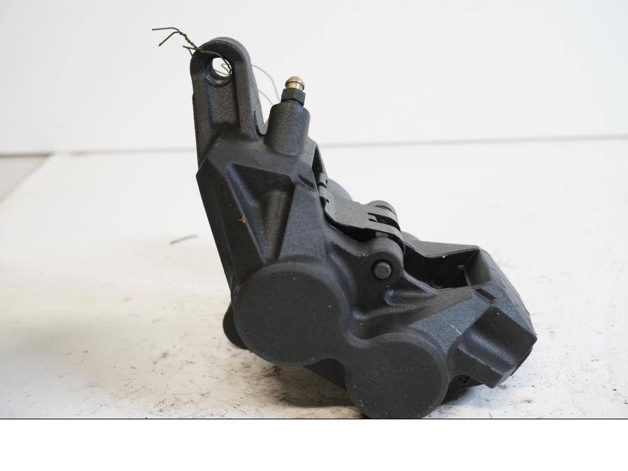 Baksidan på Bromsok från en Yamaha XJR 1300 -2002 motorcykel.