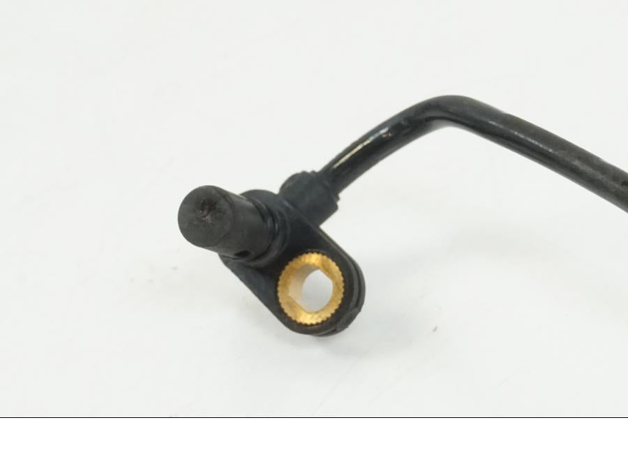 Vänster sida på ABS givare från en BMW S 1000 R -2019 motorcykel.