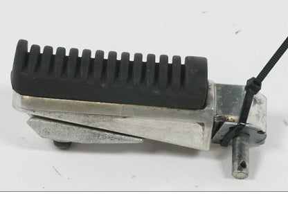 Framsidan på Fotpinne från en Yamaha XJ 6 -2011 motorcykel.