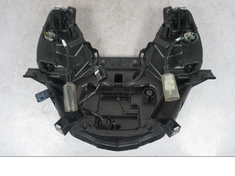 Snett uppifrån på Positionsljus från en Honda ANC 125 -2022 scooter.