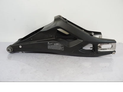 Baksidan på Sving från en BMW S 1000 XR -2019 motorcykel.