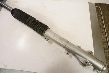 Framsidan på Gaffelben från en Yamaha DT 125 -2002 motorcykel.