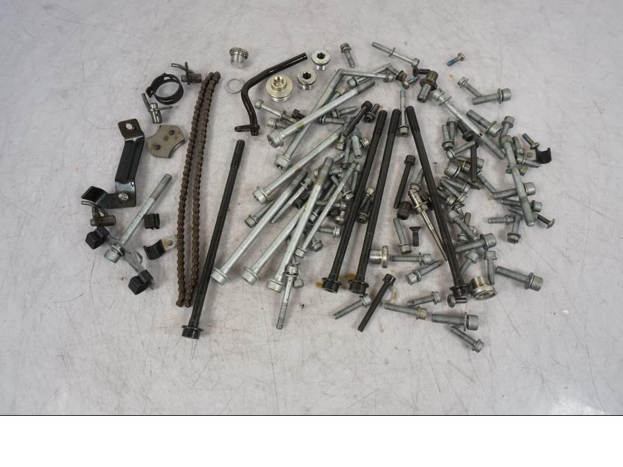 Framsidan på Skruv / Mutter etc från en BMW K 1200 S -2005 motorcykel.