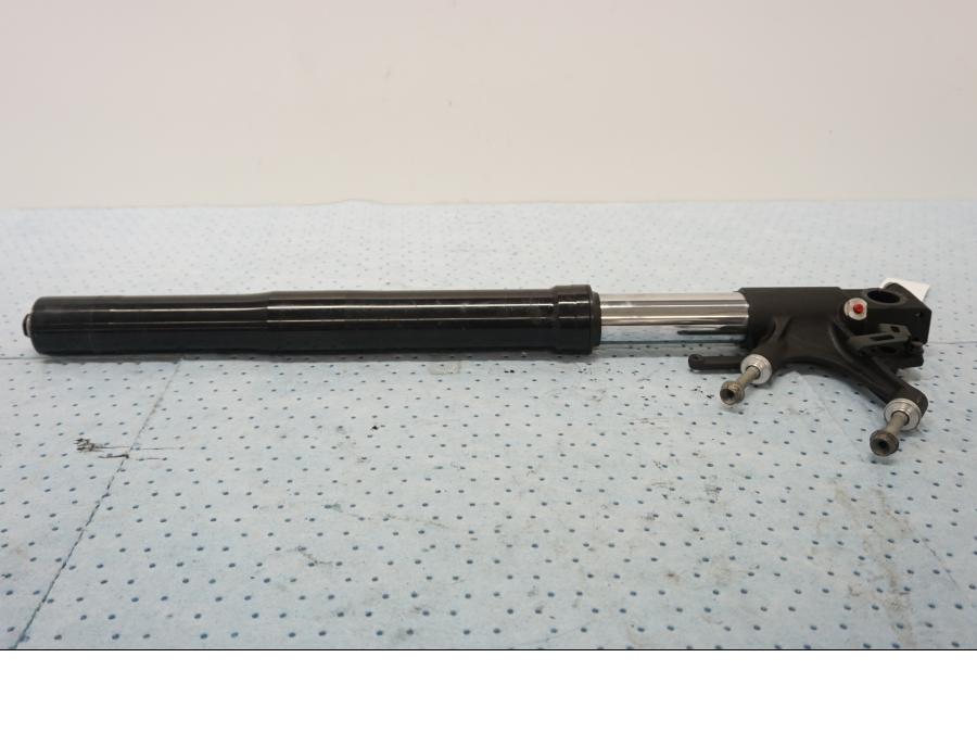 Framsidan på Gaffelben från en Honda CBR 1000 RR -2011 motorcykel.