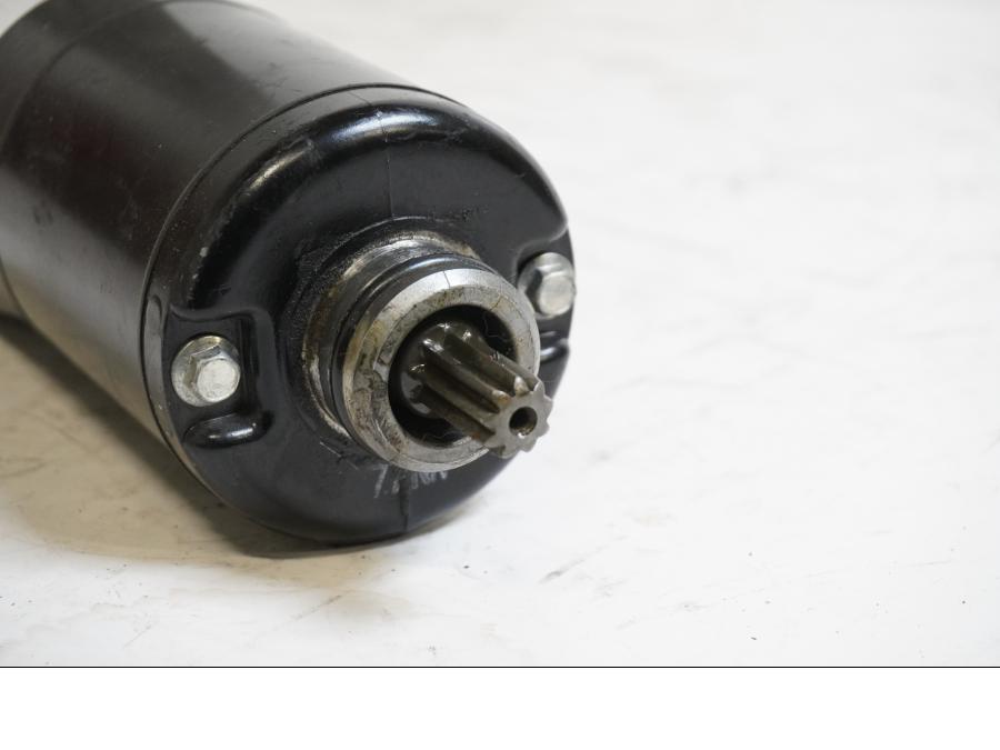 Baksidan på Startmotor från en Kawasaki ER-6F -2007 motorcykel.