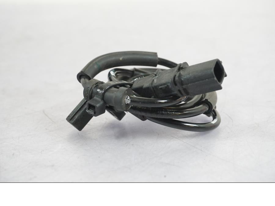 Vänster sida på ABS givare från en Kawasaki Z 900 -2019 motorcykel.