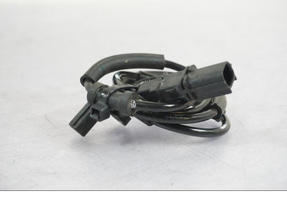 Vänster sida på ABS givare från en Kawasaki Z 900 -2019 motorcykel.