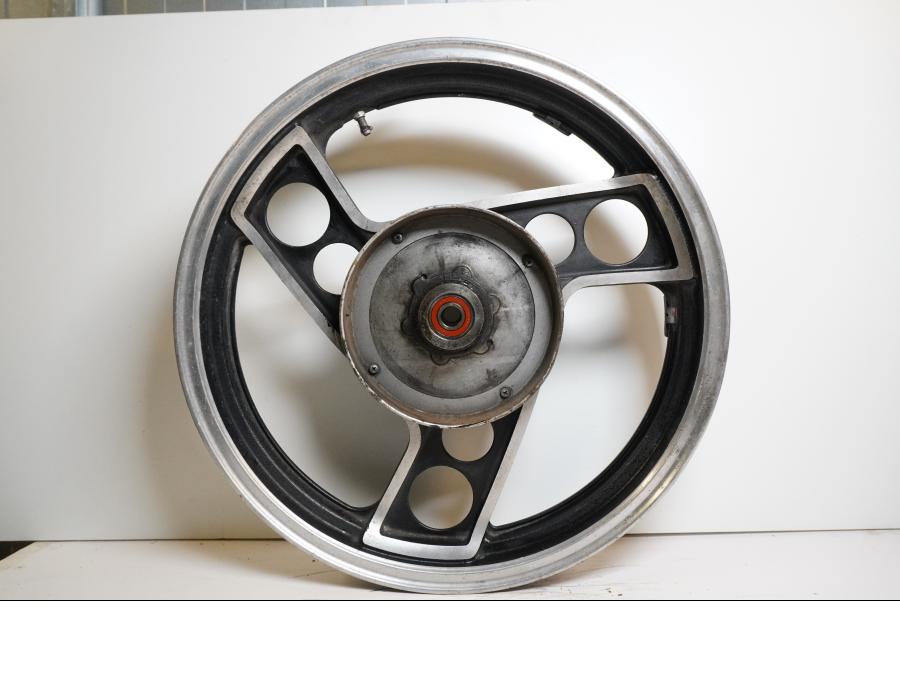 Extrabild3 på Fälg från en Yamaha XJ 900 -1983 motorcykel.