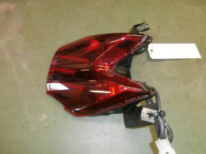 Framsidan på Baklampa från en KTM 990 Super Duke R -2010 motorcykel.