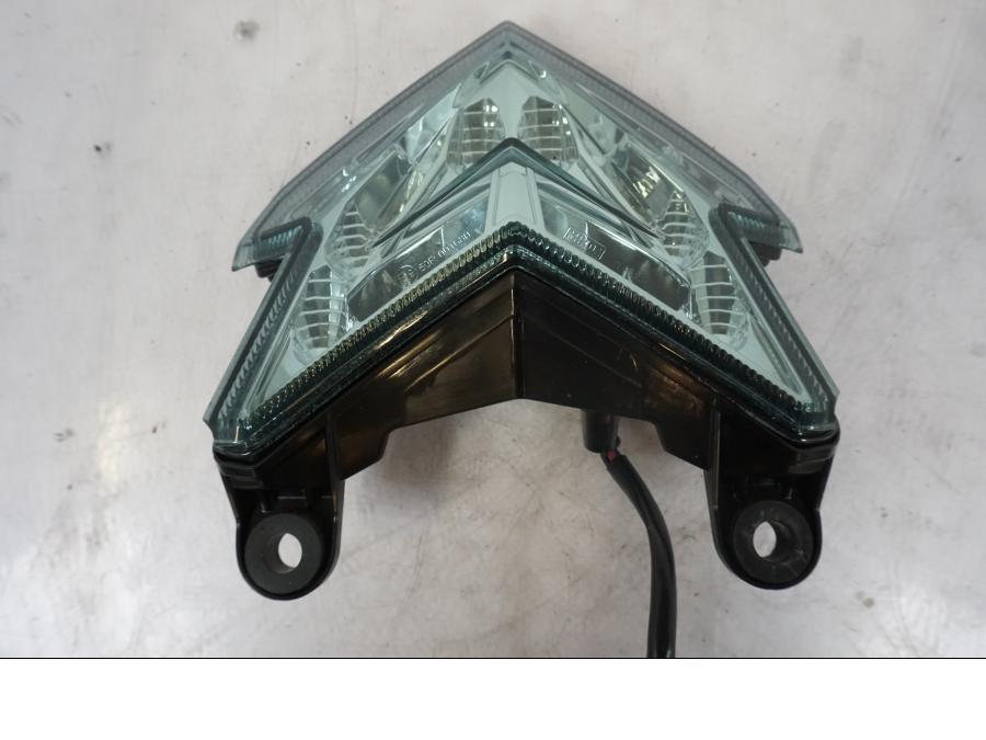 Snett nerifrån på Baklampa från en Kawasaki Z 800 -2014 motorcykel.