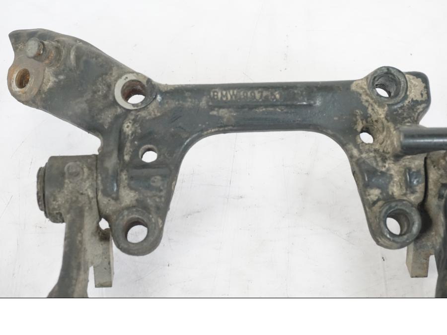 Snett uppifrån på Centralstöd från en BMW K 1100 LT -1999 motorcykel.